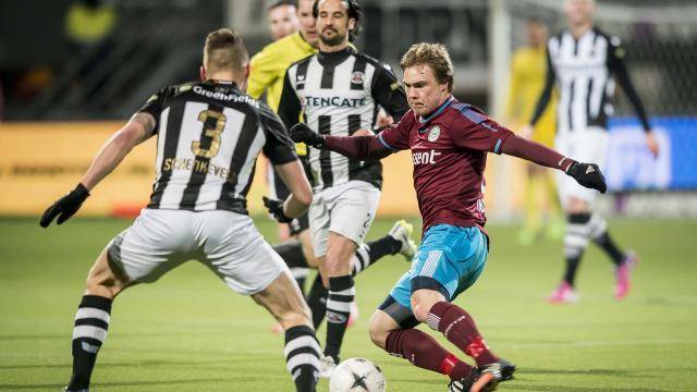 赛中亮相 赛中亮相